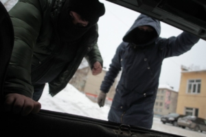 В Ижевске трое мужчин похитили майнера и требовали за него 15 млн рублей