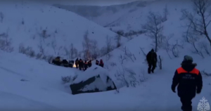 В Мурманской области в ущелье нашли тела двух попавших под лавину туристов
