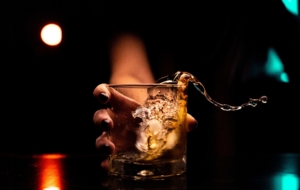 В России впервые за 10 лет выросло число людей с алкоголизмом
