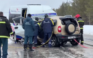 В Югре в результате ДТП с рейсовым автобусом погибли три человека