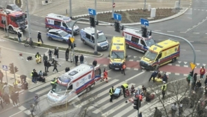 В Польше 17 человек тяжело ранены в результате наезда автомобиля