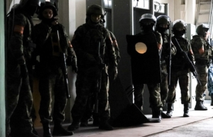 ФСБ заблокировала террористов в квартирах в Махачкале и Каспийске