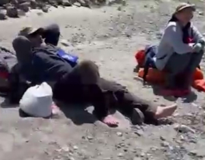 Пропавших в горах в Киргизии трех российских туристов нашли живыми