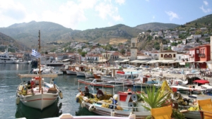В Греции иностранцы фейерверком с яхты спровоцировали лесной пожар