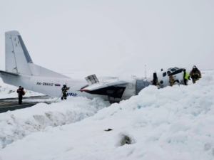 Самолет Ан-26 авиакомпании «ЮТэйр» совершил жесткую посадку на Ямале