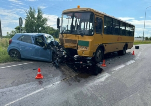 В Калининградской области в ДТП с автобусом пострадали восемь детей