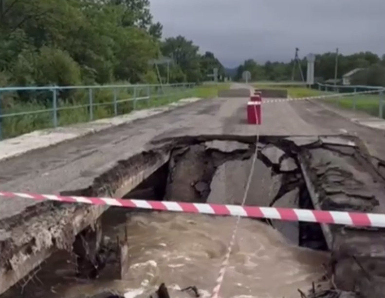 В Приморье за день обрушилось два моста