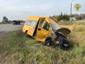 В Нижегородской области в ДТП со школьным автобусом пострадали пять детей